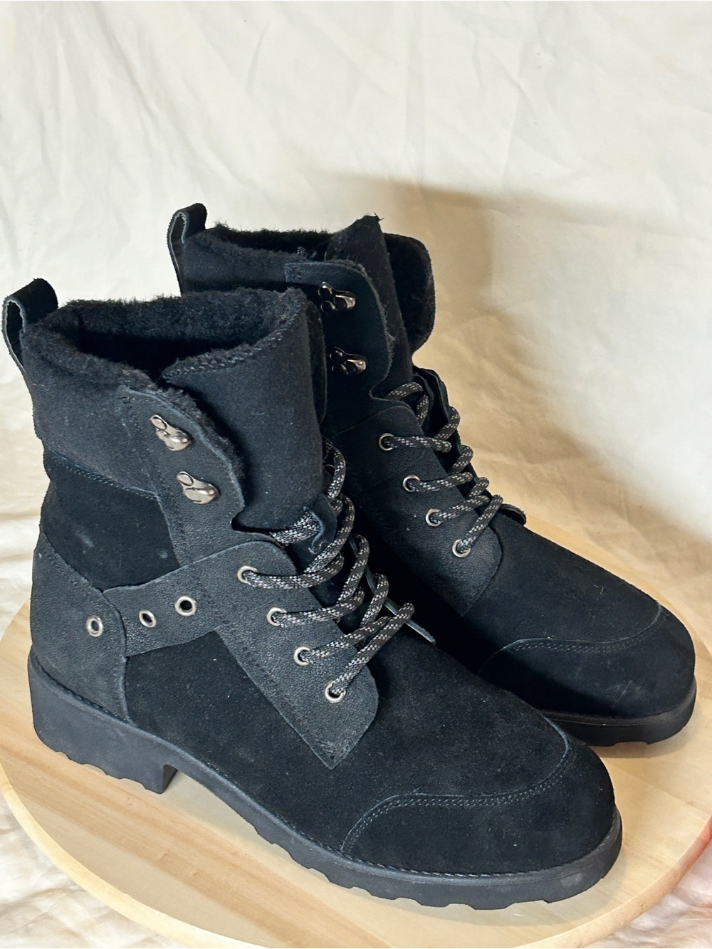 BEARPAW Alicia Women's Black Suede Ankle Bootie Fur Lined Lace Up US 11